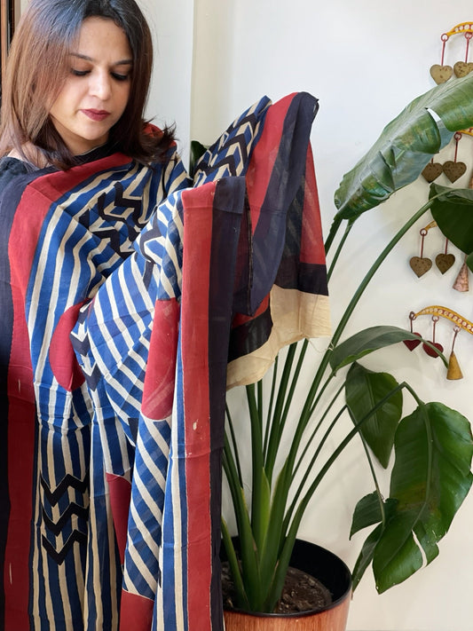 Handblock printed dupatta in Mul Cotton - Masakalee