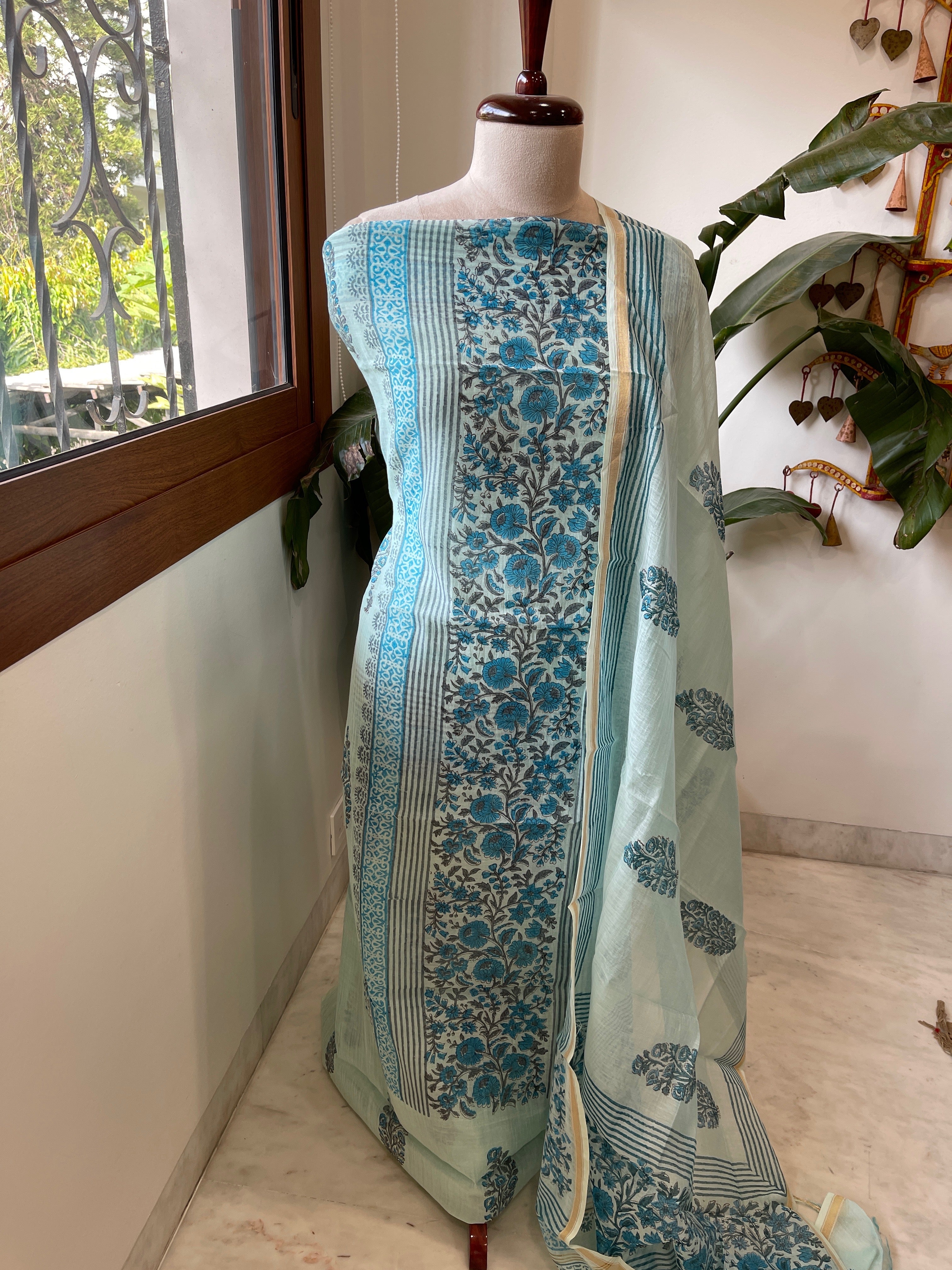 Handblock Printed Suit Set in Mul Cotton - Masakalee