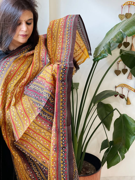 Handmade Kantha Dupatta in Silk - Masakalee
