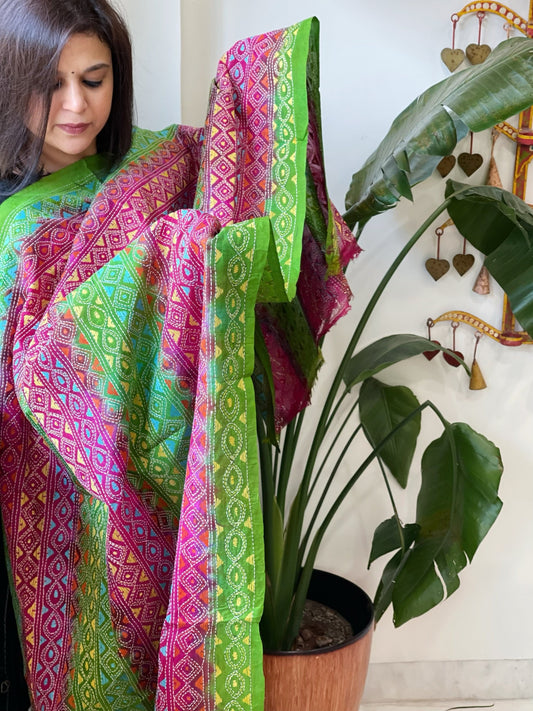Handmade Kantha Dupatta in Silk - Masakalee