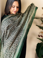 Handmade Kantha Dupatta in Silk - Masakalee