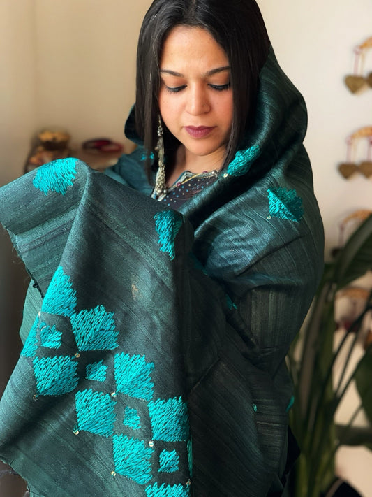 Handmade Phulkari Dupatta in Pure Geecha - Tussar Silk - Masakalee