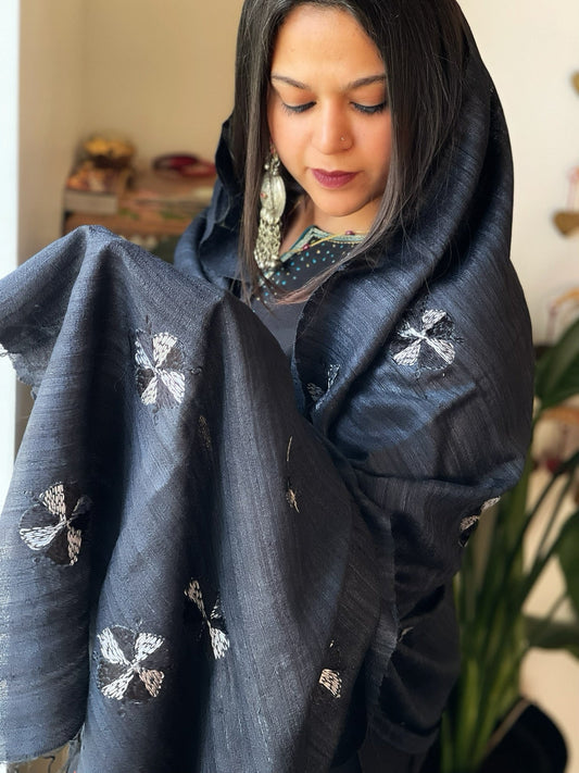 Handmade Phulkari Dupatta in Pure Geecha - Tussar Silk - Masakalee