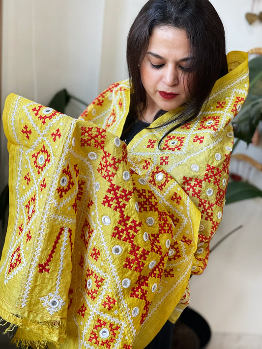 Handmade Sindhi Kadhai with Real Mirror Handwork Dupatta in Pure Silk - Masakalee