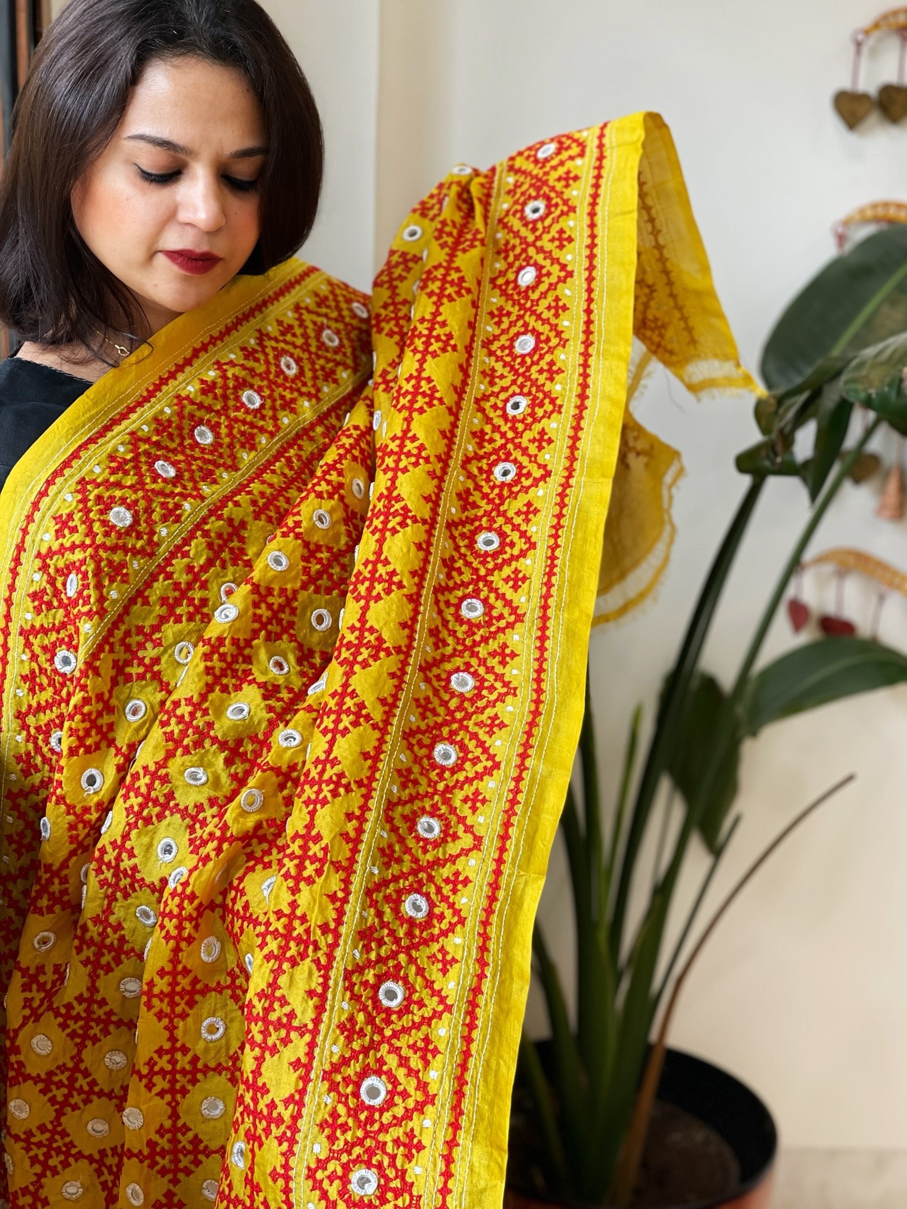 Handmade Sindhi Kadhai with Real Mirror Handwork Dupatta in Pure Silk - Masakalee