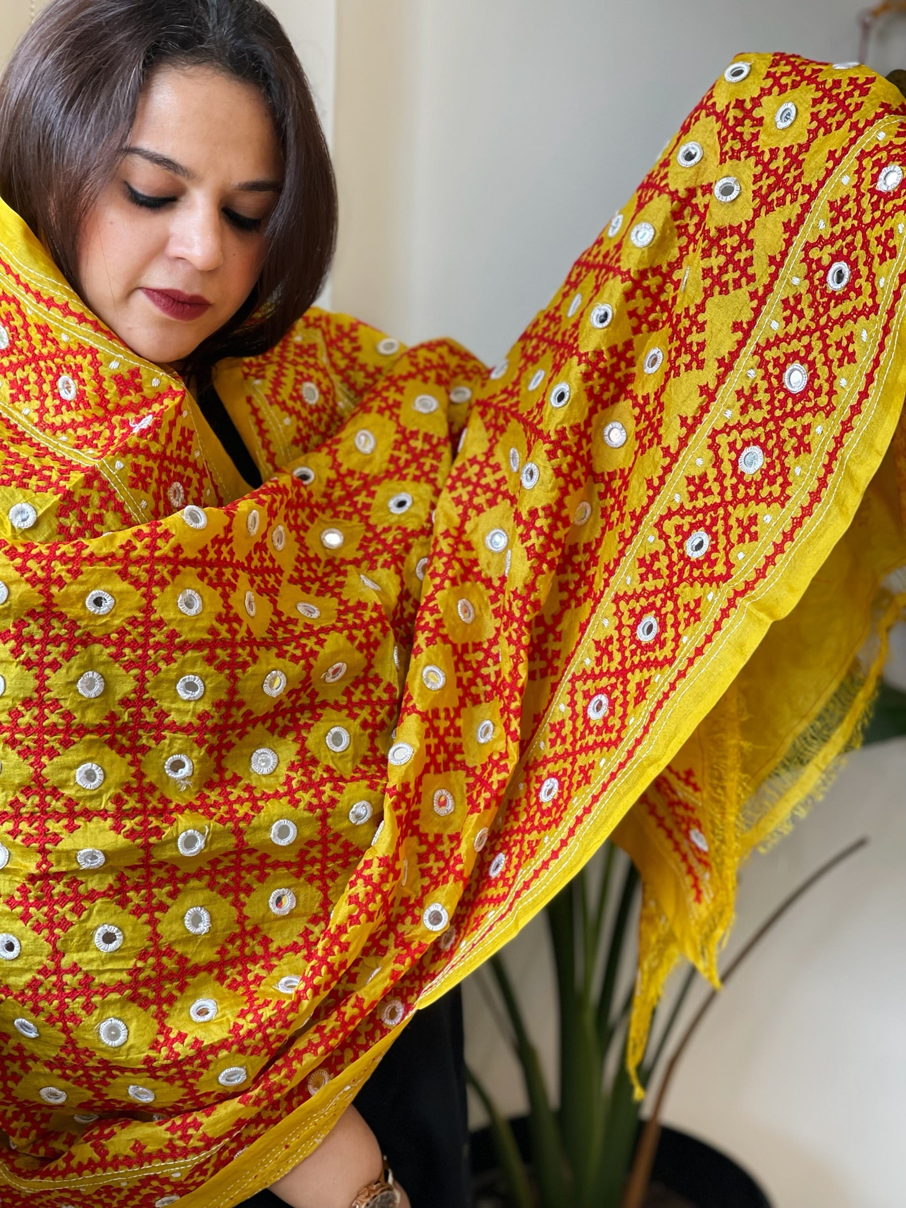 Handmade Sindhi Kadhai with Real Mirror Handwork Dupatta in Pure Silk - Masakalee