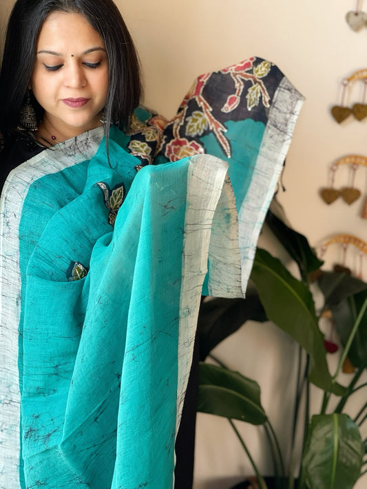 Handpainted Dupatta with Kantha Stitch Handwork in Pure Linen - Masakalee