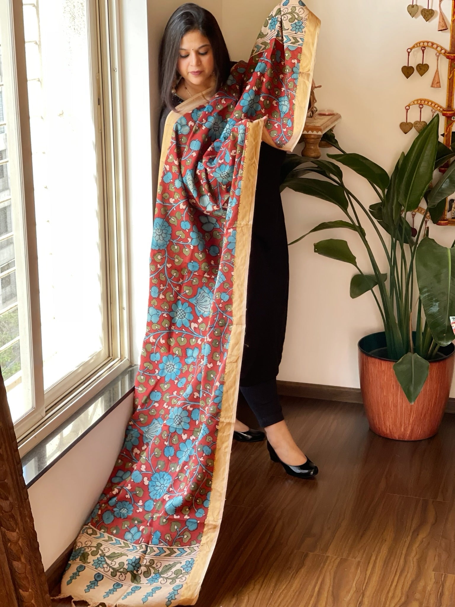 Handpainted Kalamkari Dupatta in Chennuri Silk - Masakalee