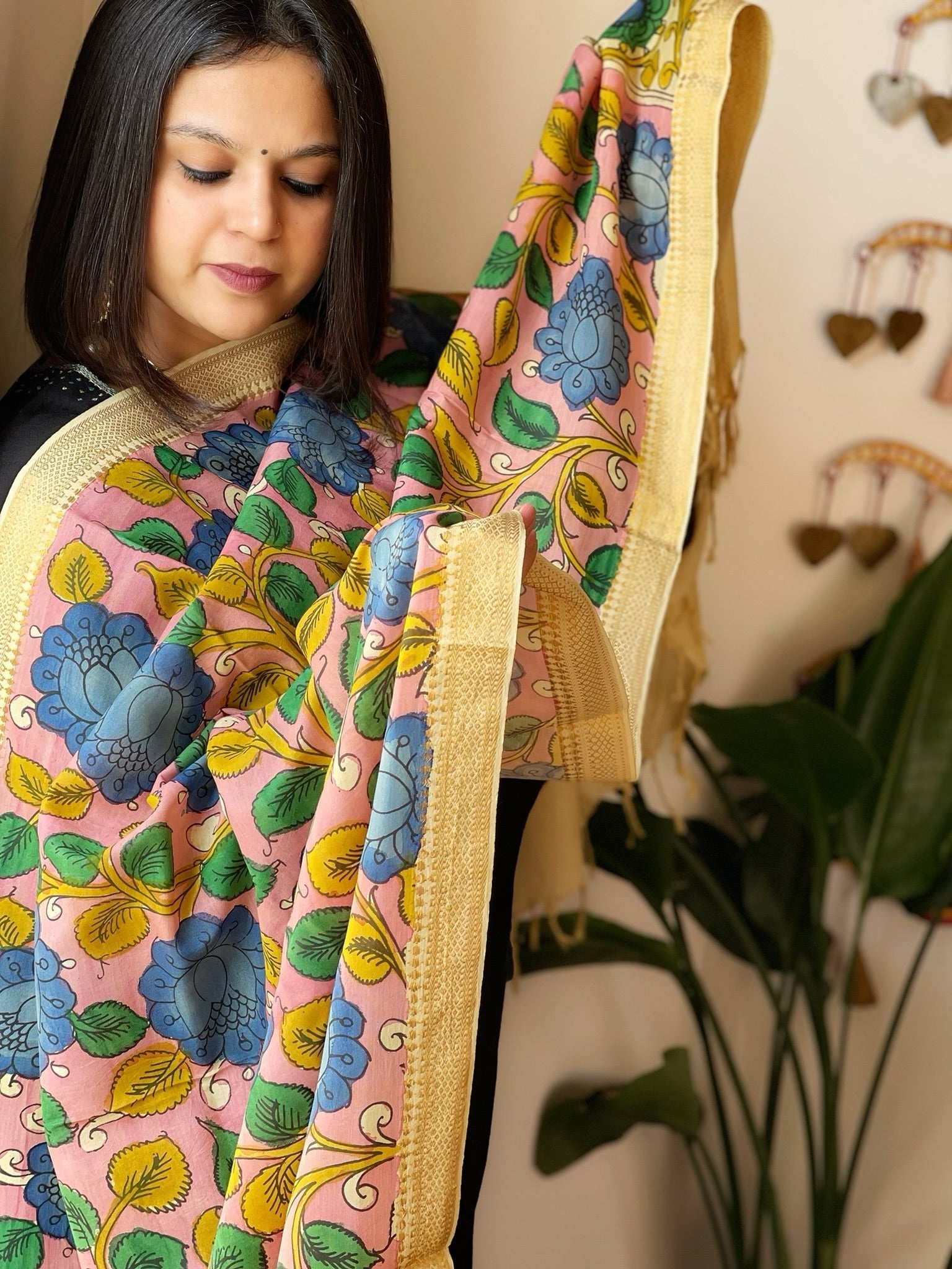 Handpainted Kalamkari Dupatta in Chennuri Silk - Masakalee