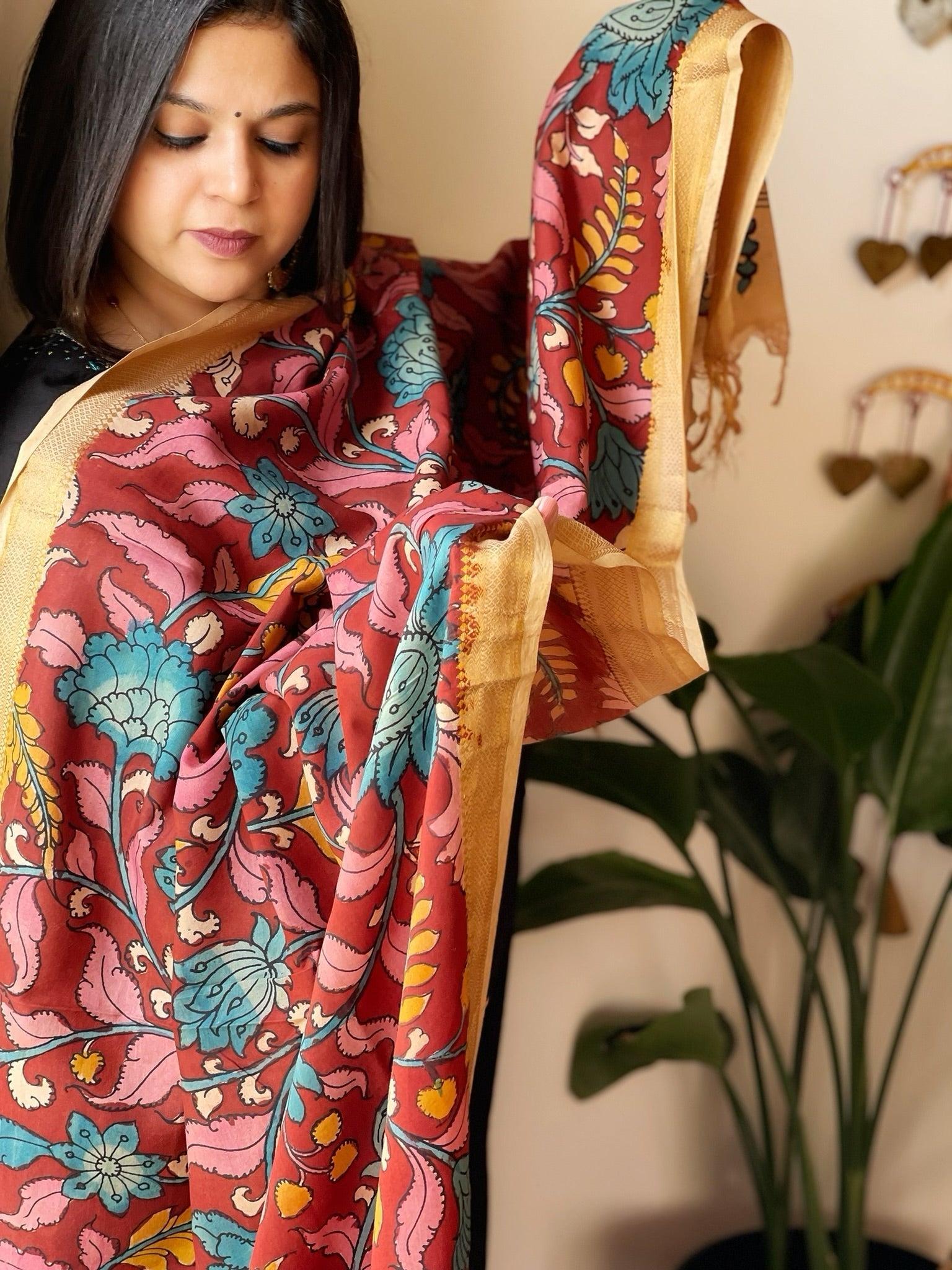 Handpainted Kalamkari Dupatta in Chennuri Silk - Masakalee