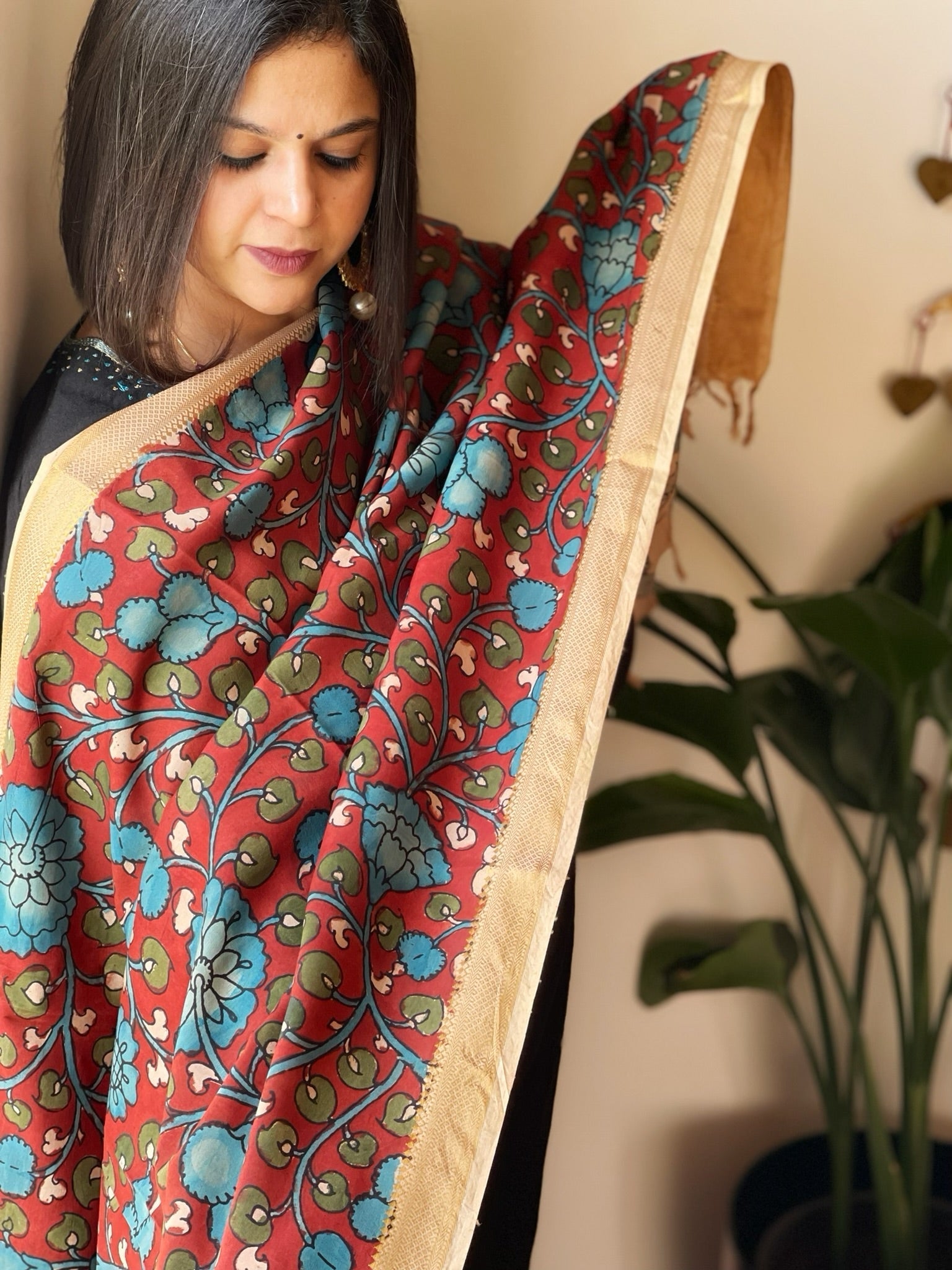 Handpainted Kalamkari Dupatta in Chennuri Silk - Masakalee