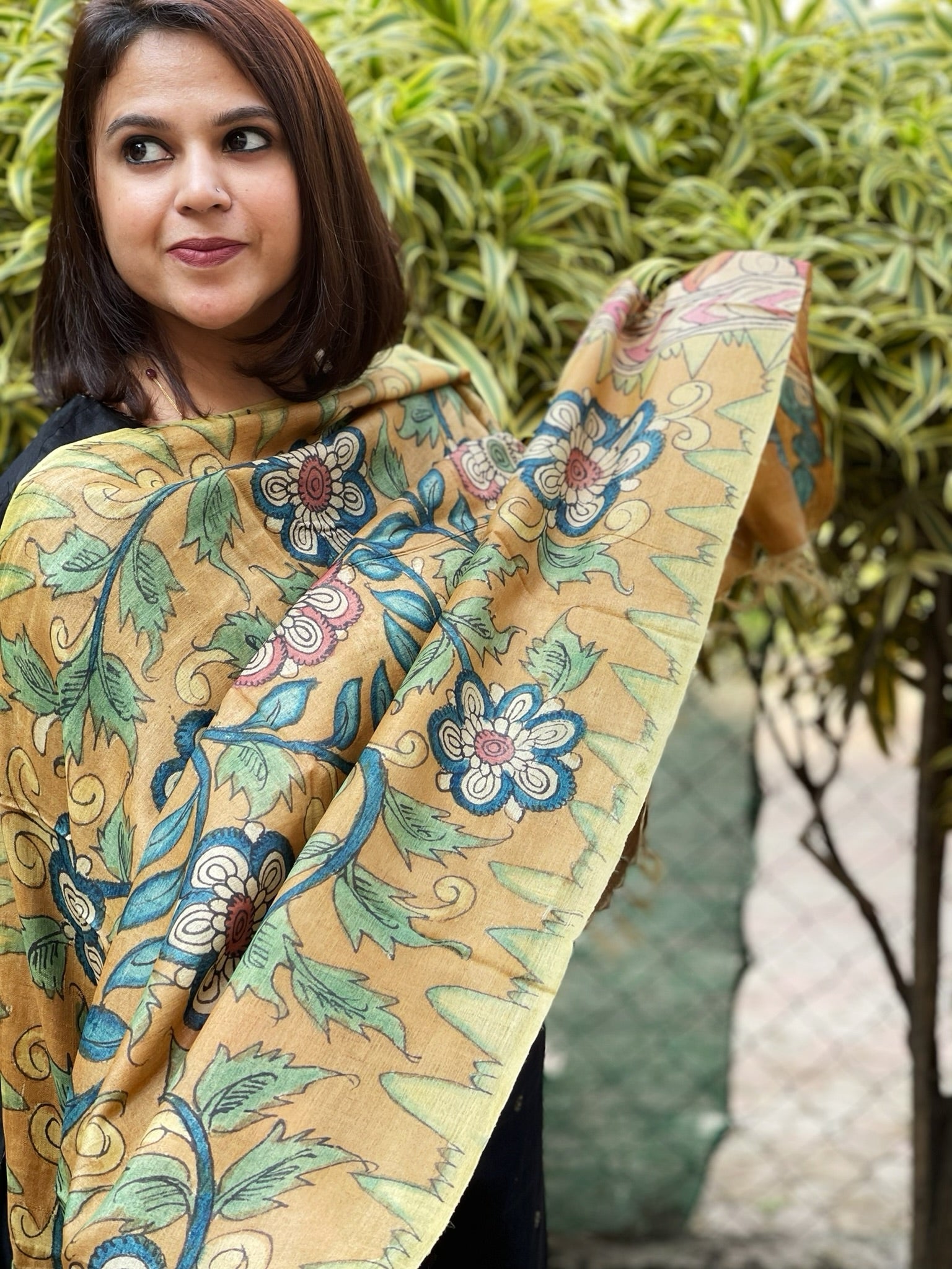 Handpainted Kalamkari Dupatta in Tussar Silk - Masakalee