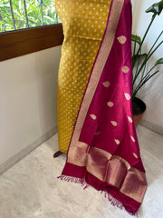 Handwoven Banarasi Suit Set in Pure Silk - Masakalee
