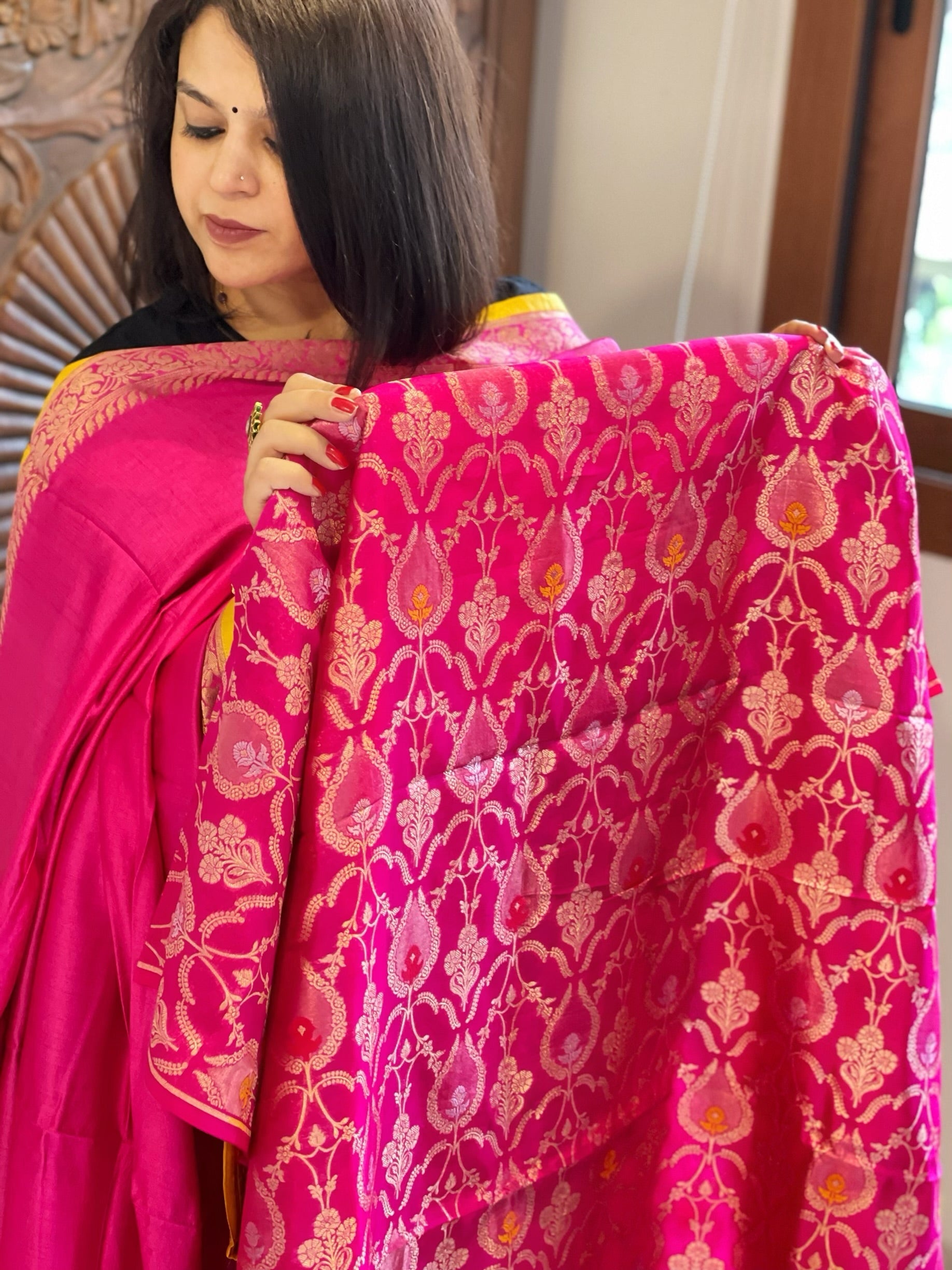Handwoven Banarasi Suit Set in Pure Silk - Masakalee