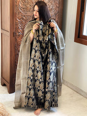 Handwoven Banarasi Suit Set in Pure Silk - Masakalee