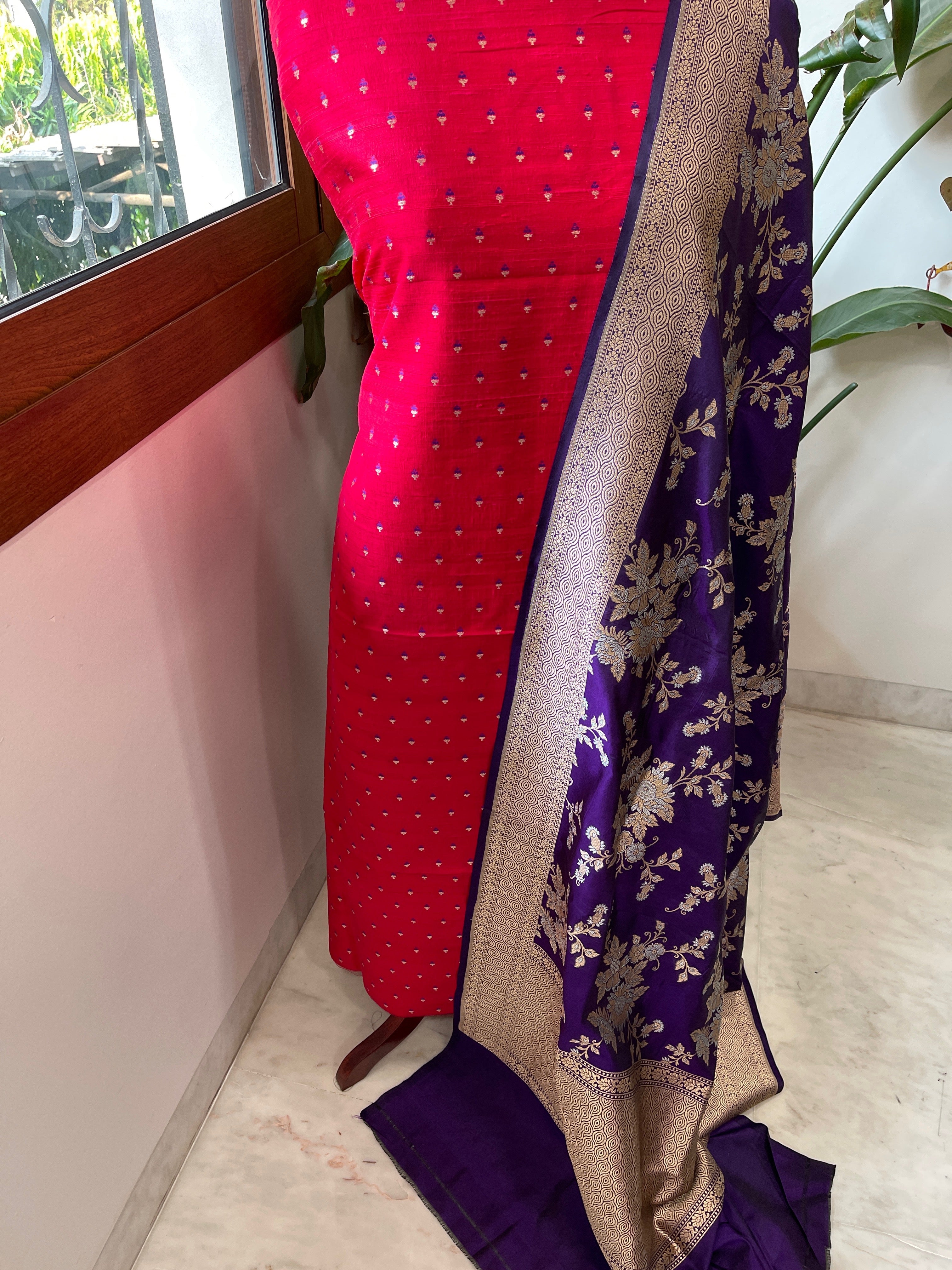 Handwoven Banarasi Suit Set in Pure Silk - Masakalee