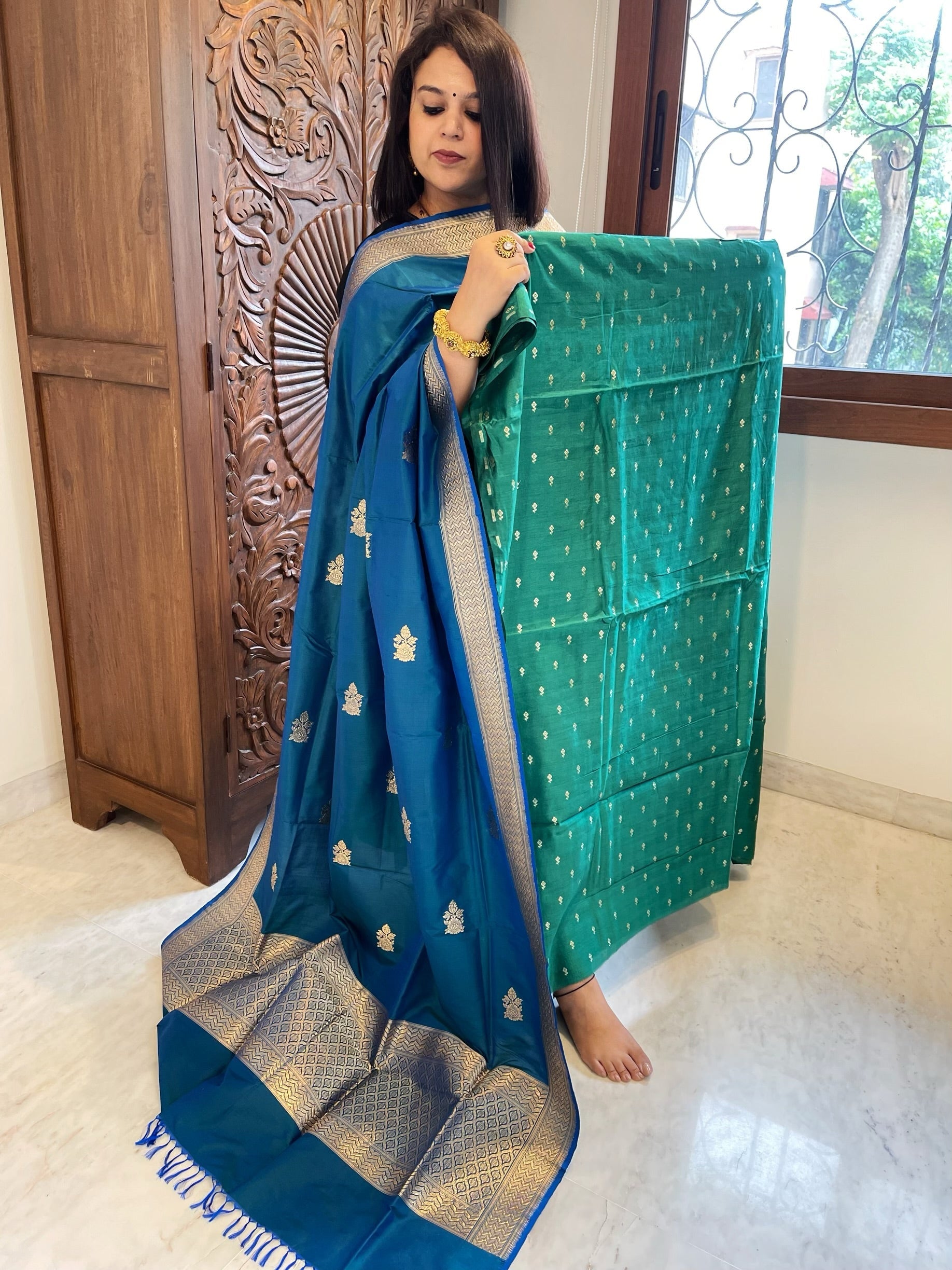 Handwoven Banarasi Suit Set in Pure Silk - Masakalee