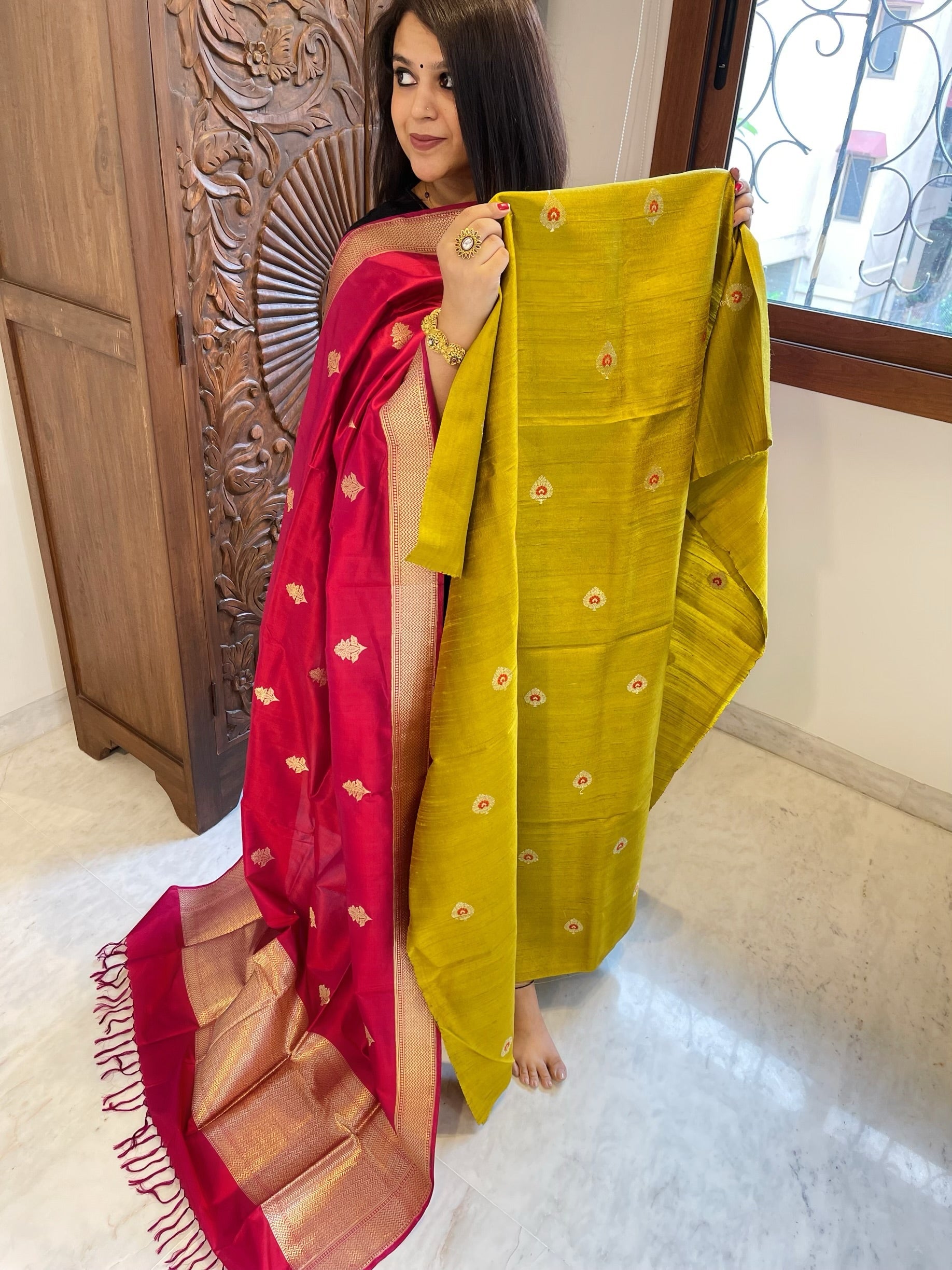Handwoven Banarasi Suit Set in Pure Silk - Masakalee