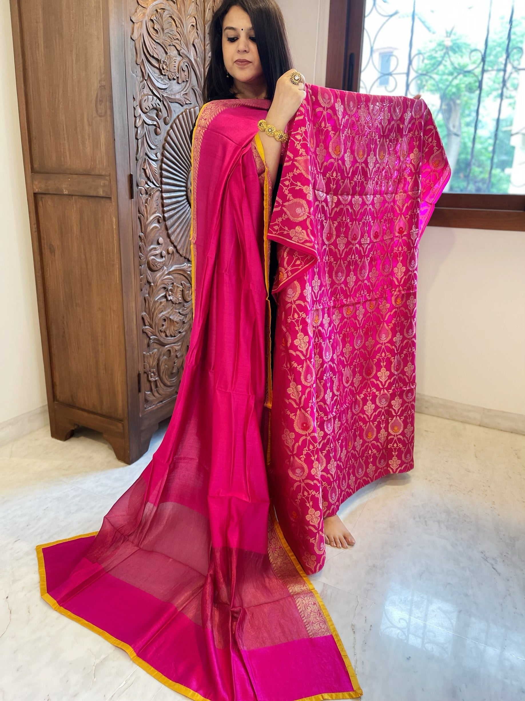 Handwoven Banarasi Suit Set in Pure Silk - Masakalee