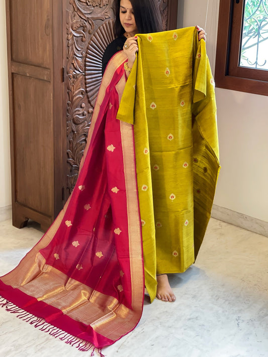 Handwoven Banarasi Suit Set in Pure Silk - Masakalee