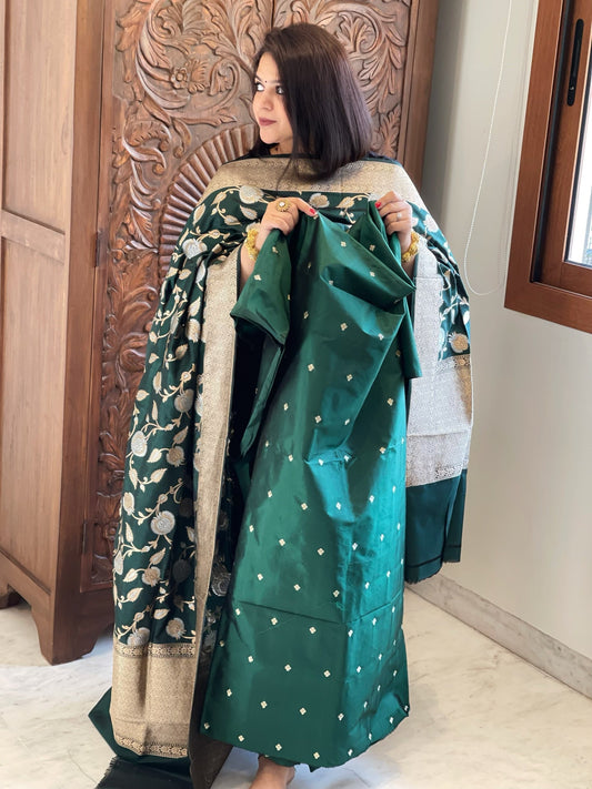Handwoven Banarasi Suit Set in Pure Silk - Masakalee