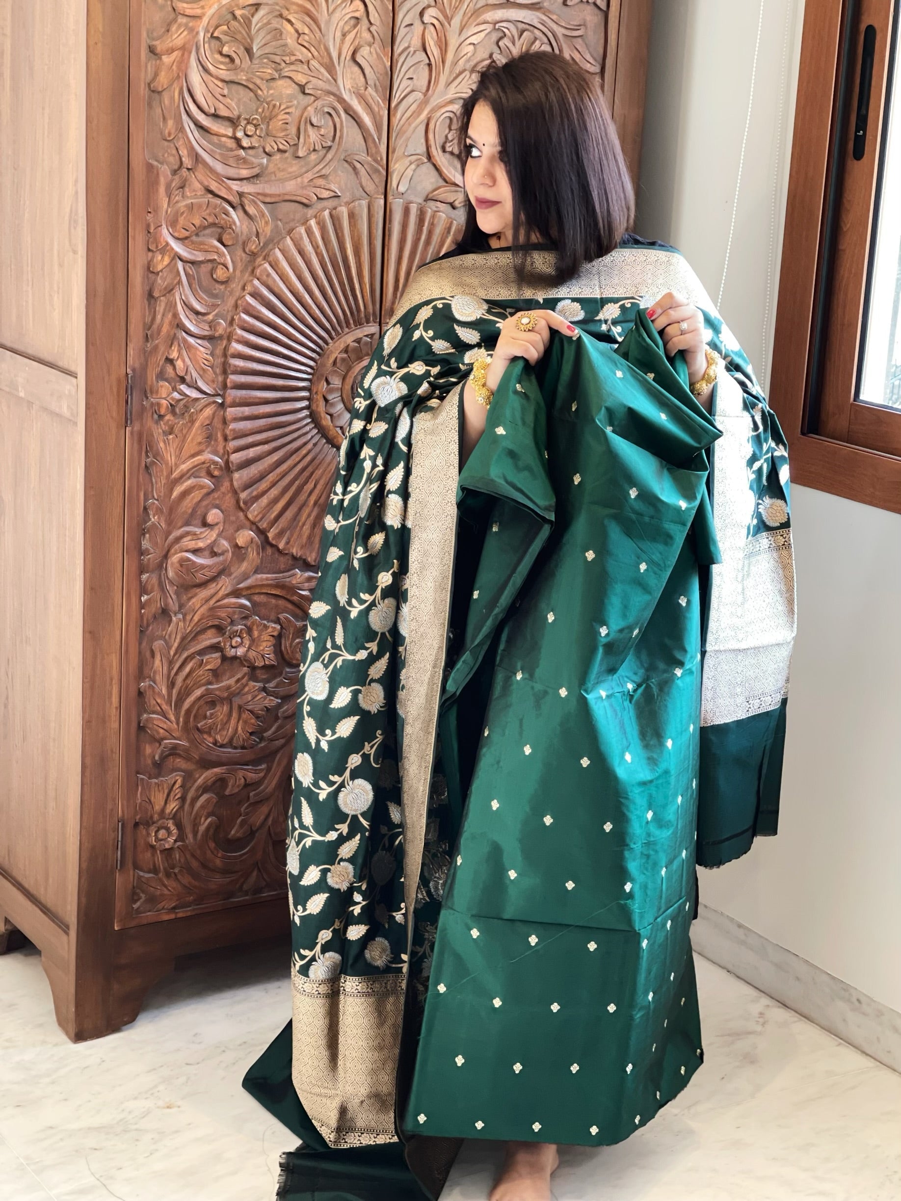 Handwoven Banarasi Suit Set in Pure Silk - Masakalee
