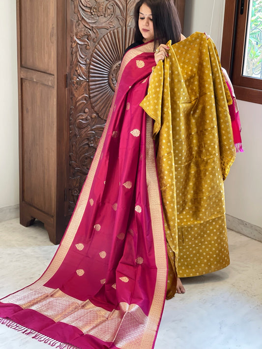 Handwoven Banarasi Suit Set in Pure Silk - Masakalee