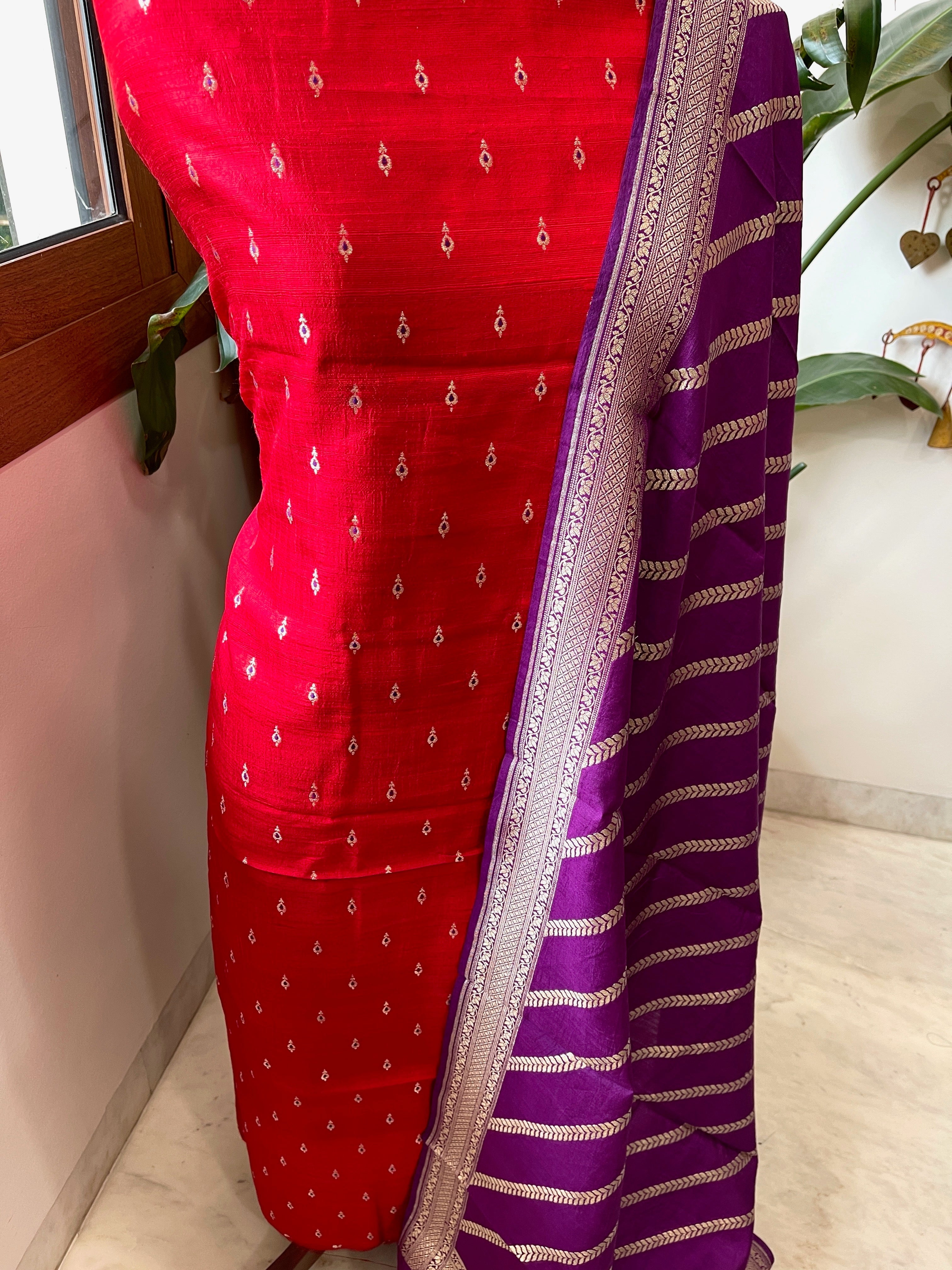 Handwoven Banarasi Suit Set in Pure Silk - Masakalee