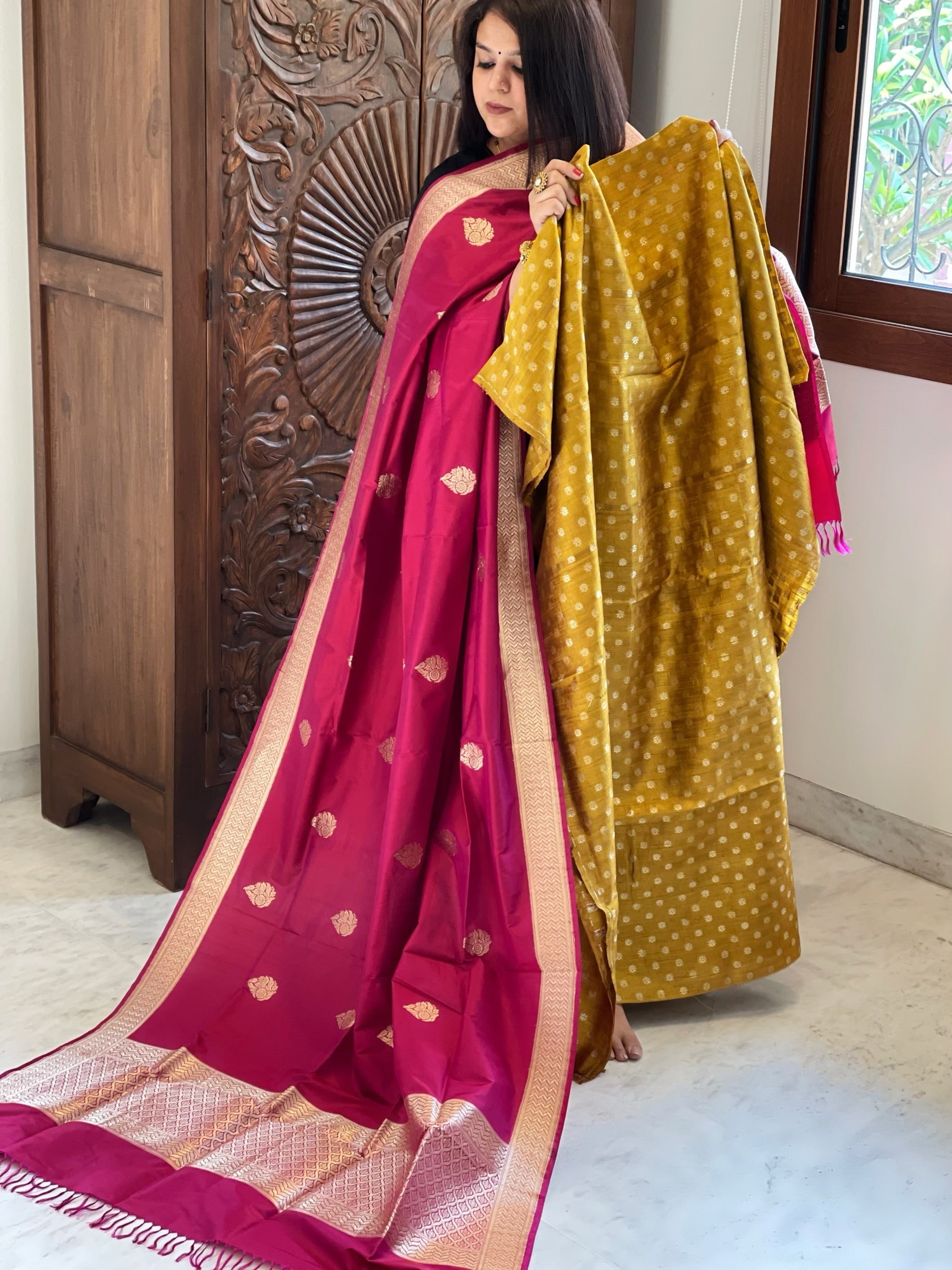 Handwoven Banarasi Suit Set in Pure Silk - Masakalee