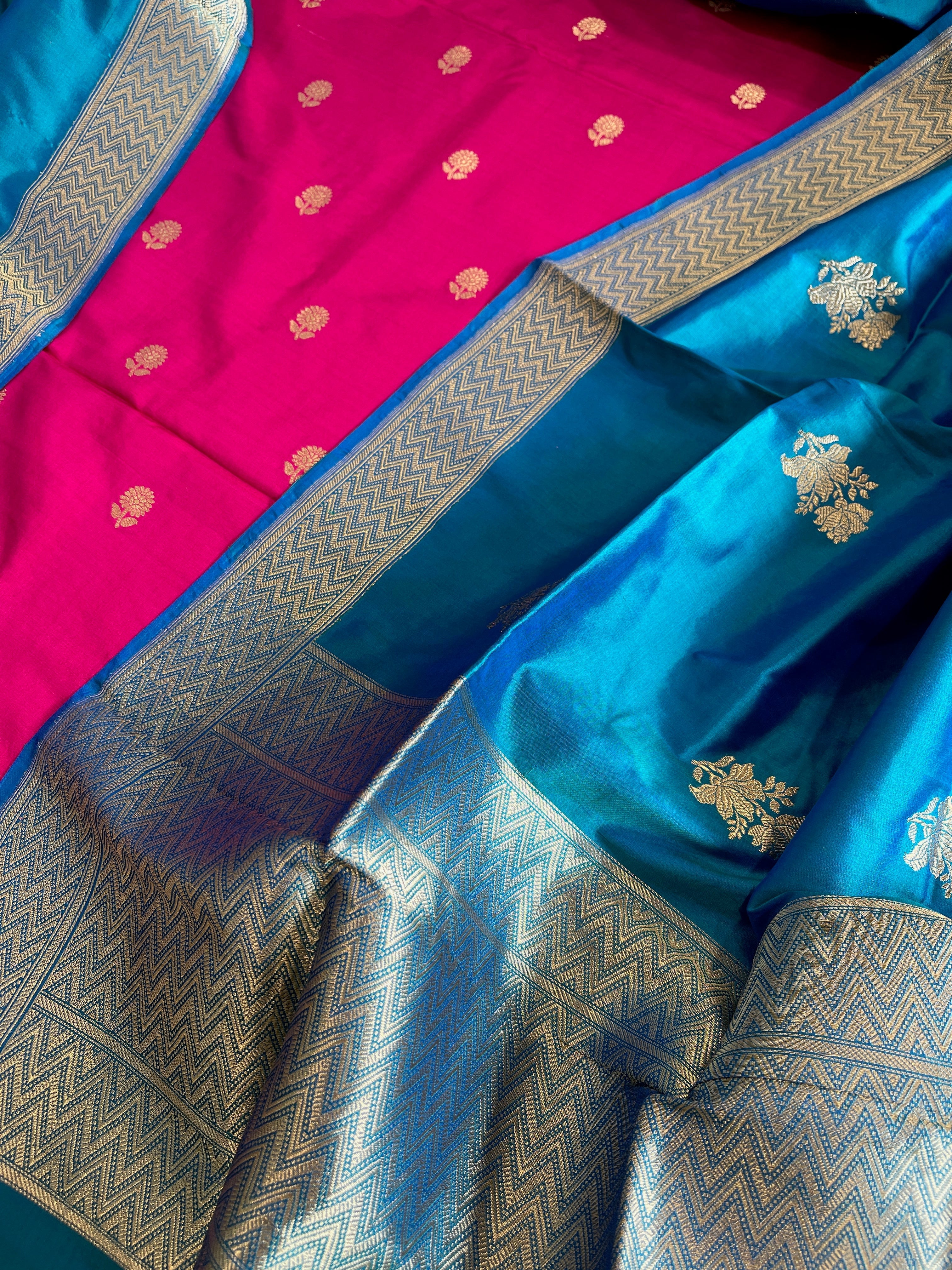 Handwoven Banarasi Suit Set in Pure Silk - Masakalee