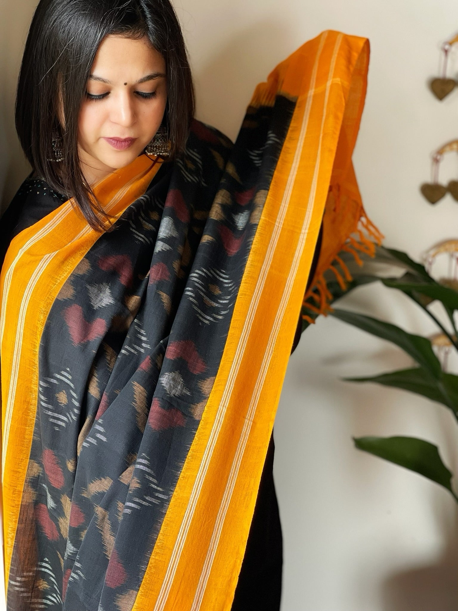 Handwoven Ikat Dupatta in Cotton - Masakalee