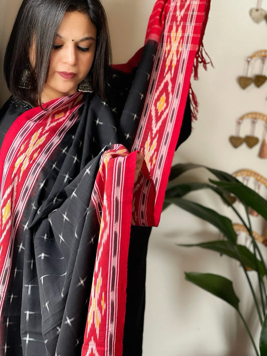 Handwoven Ikat Dupatta in Cotton - Masakalee