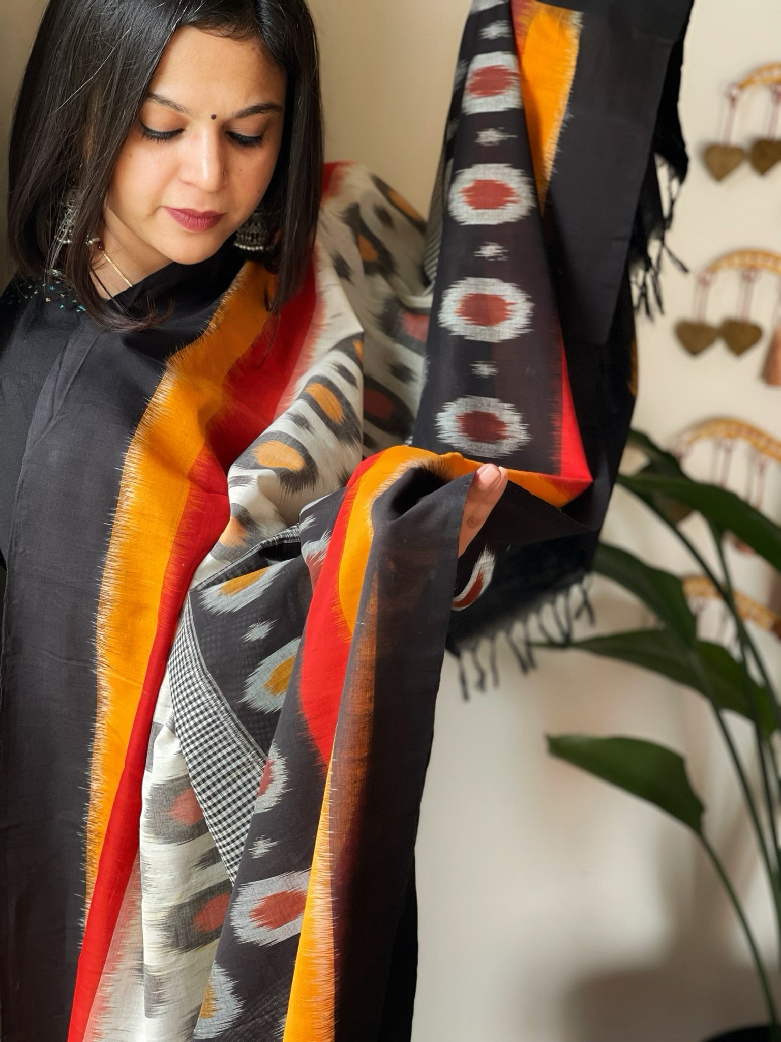 Handwoven Ikat Dupatta in Cotton - Masakalee