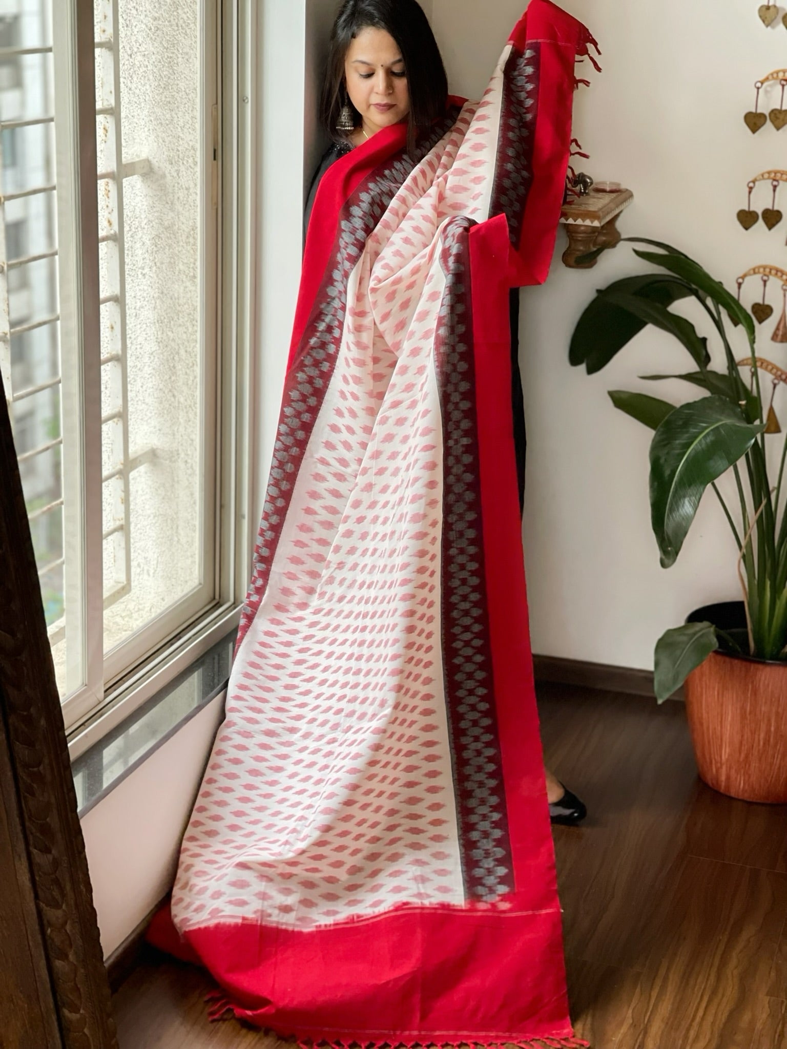 Handwoven Ikat Dupatta in Cotton - Masakalee