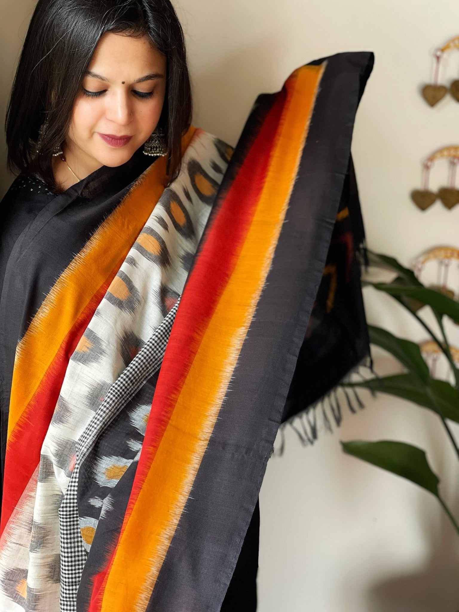 Handwoven Ikat Dupatta in Cotton - Masakalee