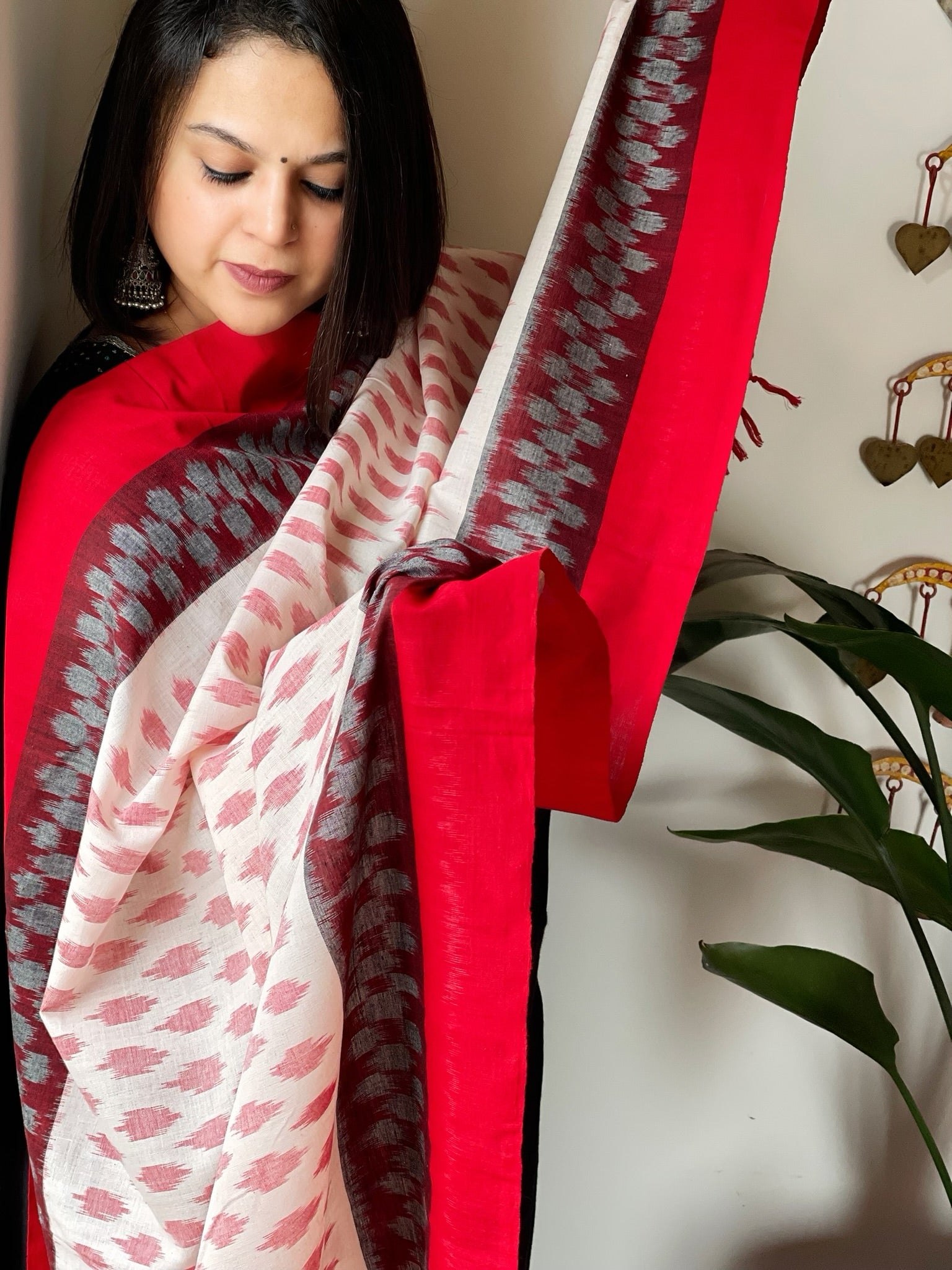 Handwoven Ikat Dupatta in Cotton - Masakalee