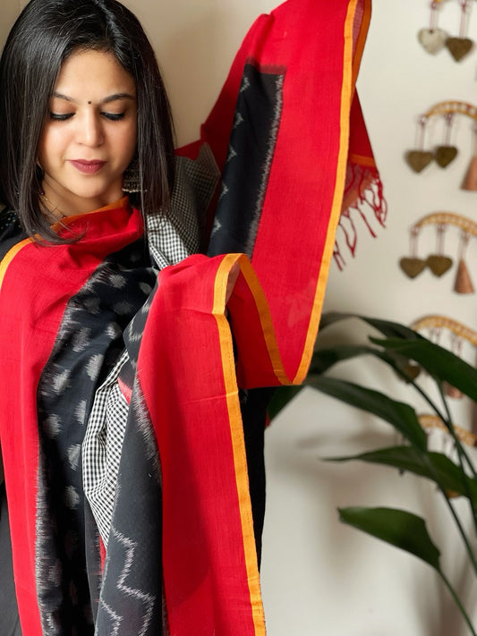 Handwoven Ikat Dupatta in Cotton - Masakalee