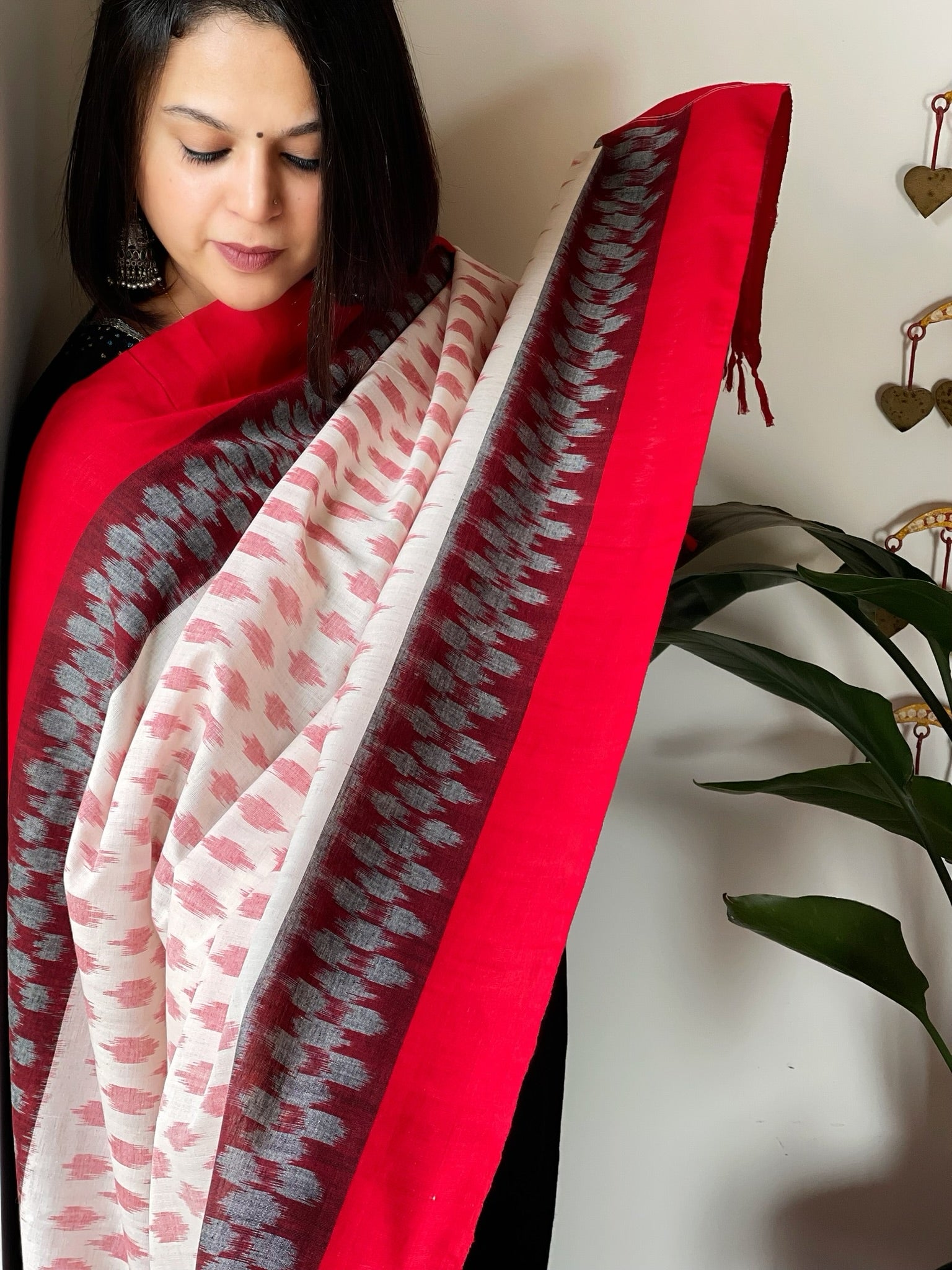 Handwoven Ikat Dupatta in Cotton - Masakalee