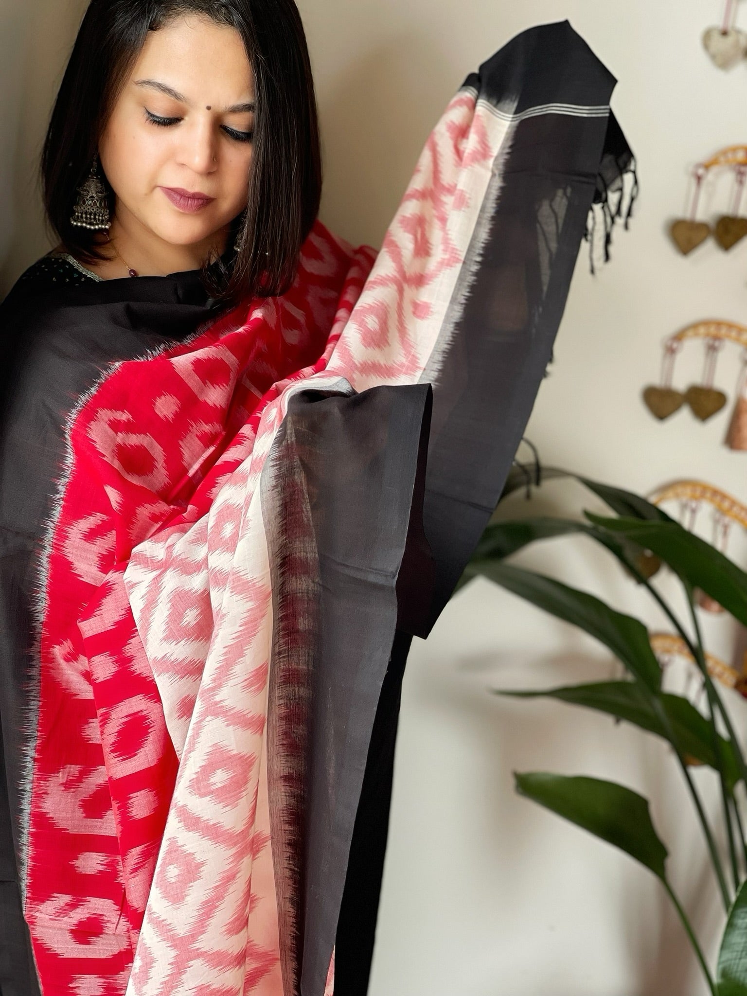 Handwoven Ikat Dupatta in Cotton - Masakalee