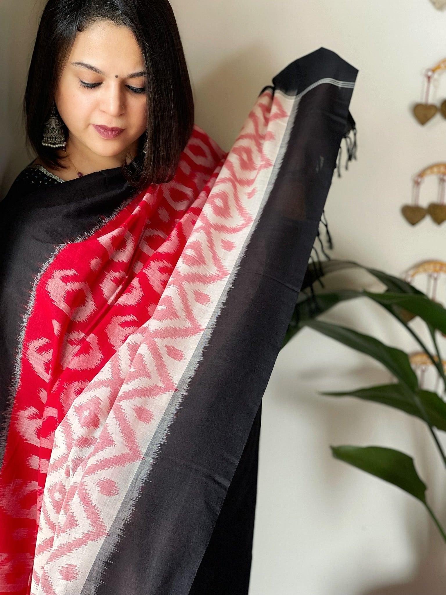 Handwoven Ikat Dupatta in Cotton - Masakalee