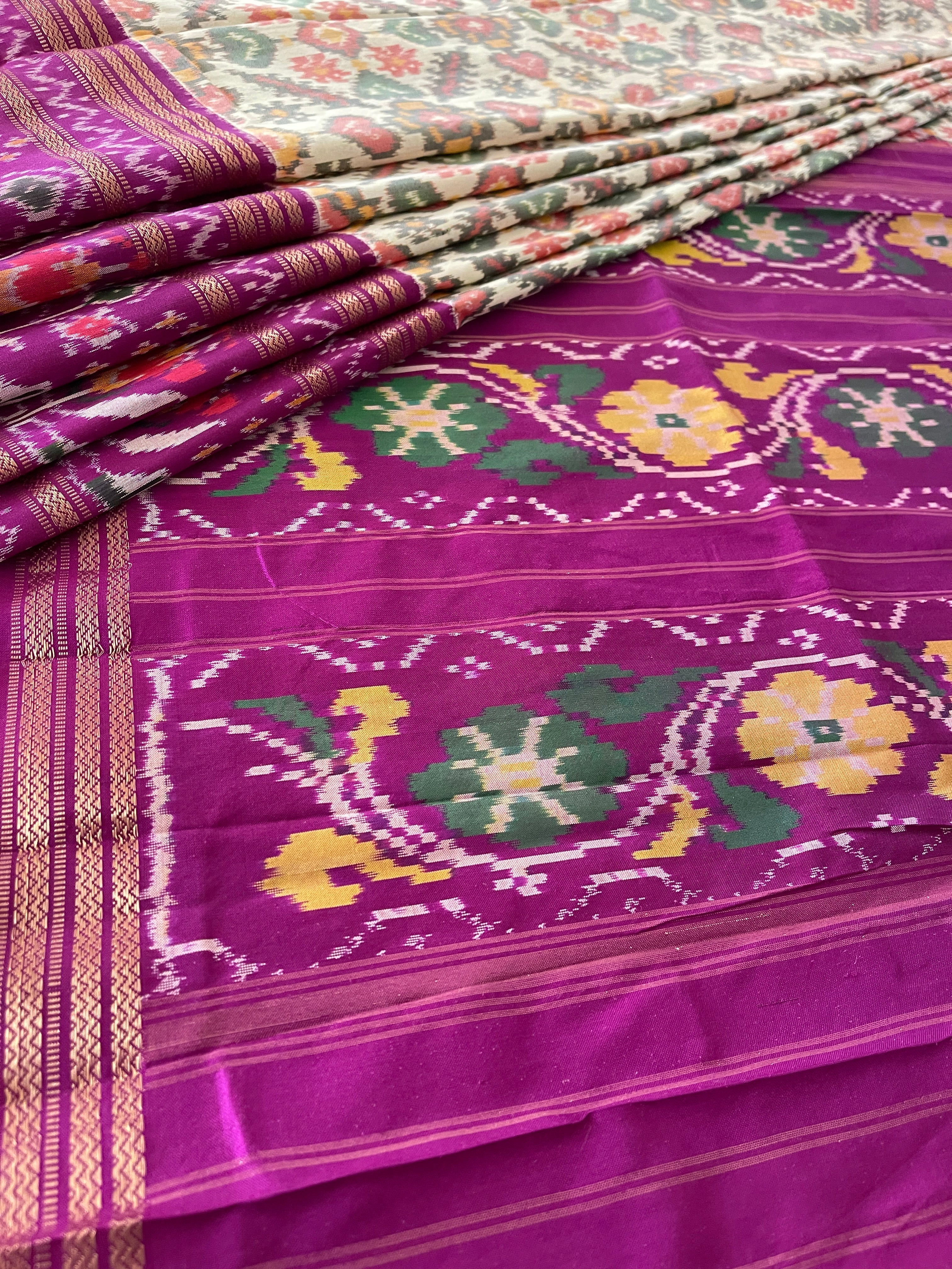 Handwoven Ikat Patola Saree in Pure Silk - Masakalee