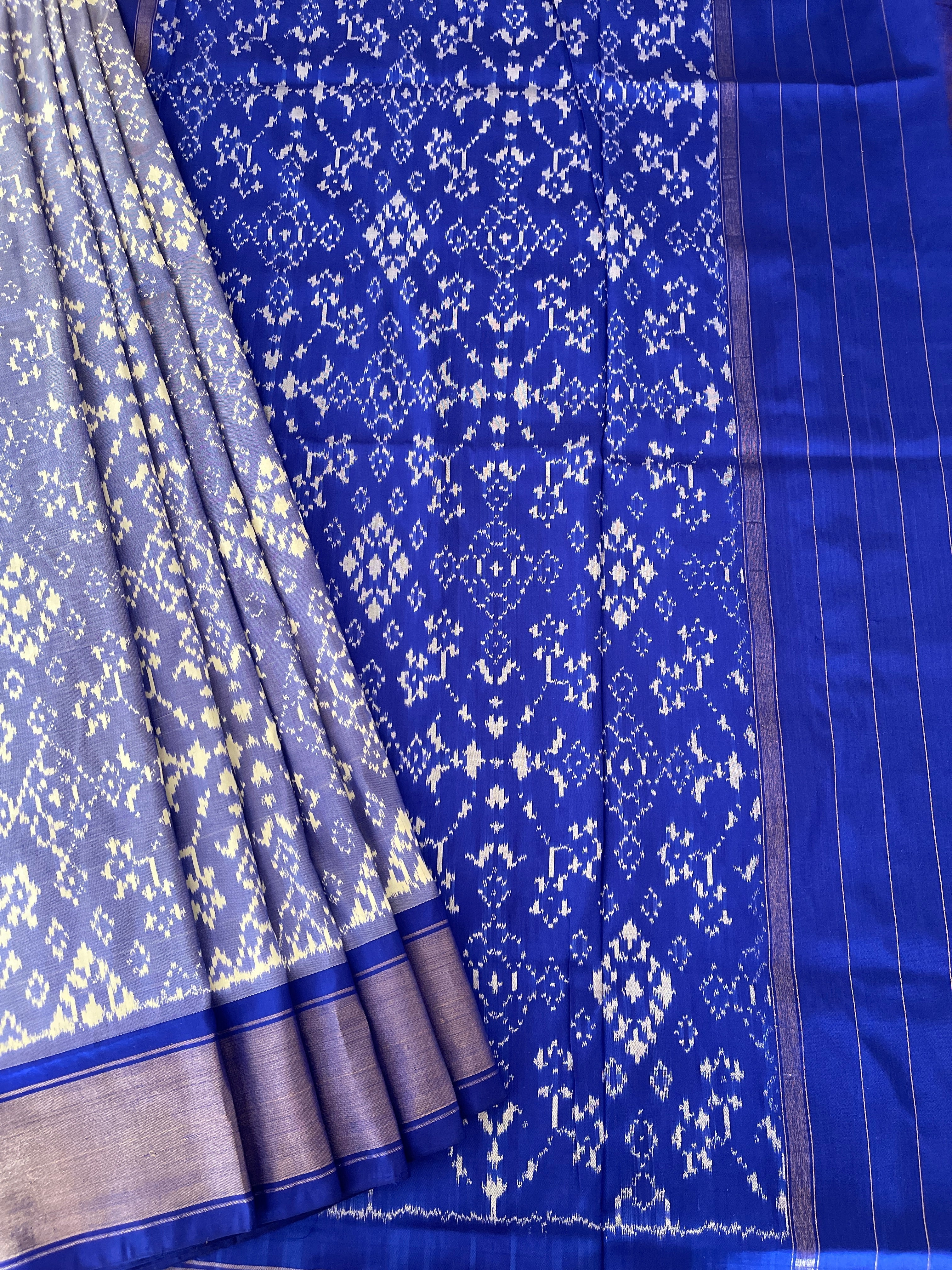 Handwoven Ikat Saree in Pure Silk - Masakalee