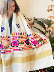 Handwoven Woollen Shawl with Hand Embroidery - Masakalee