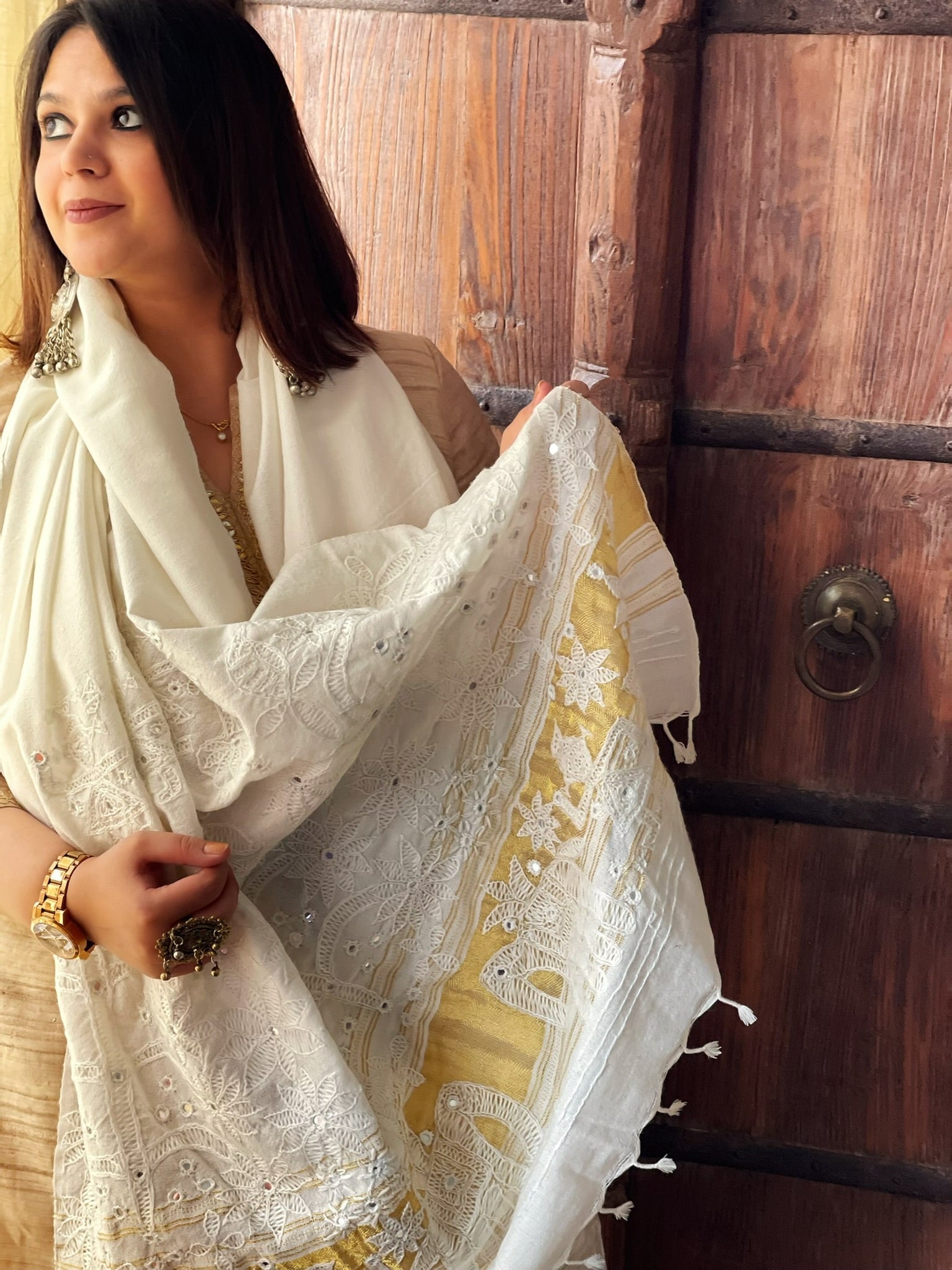 Handwoven Woollen Shawl with Hand Embroidery - Masakalee