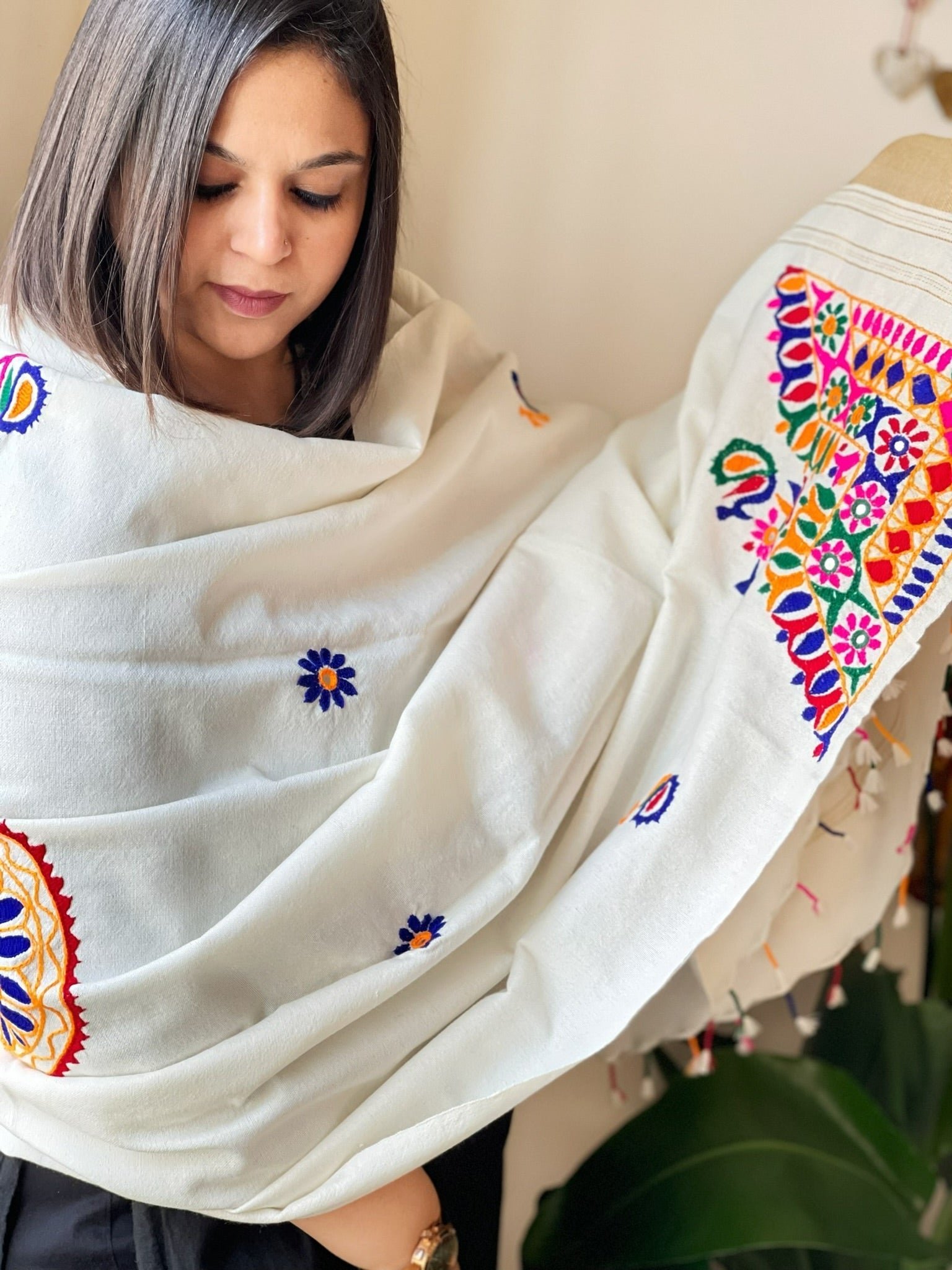 Handwoven Woollen Shawl with Hand Embroidery - Masakalee