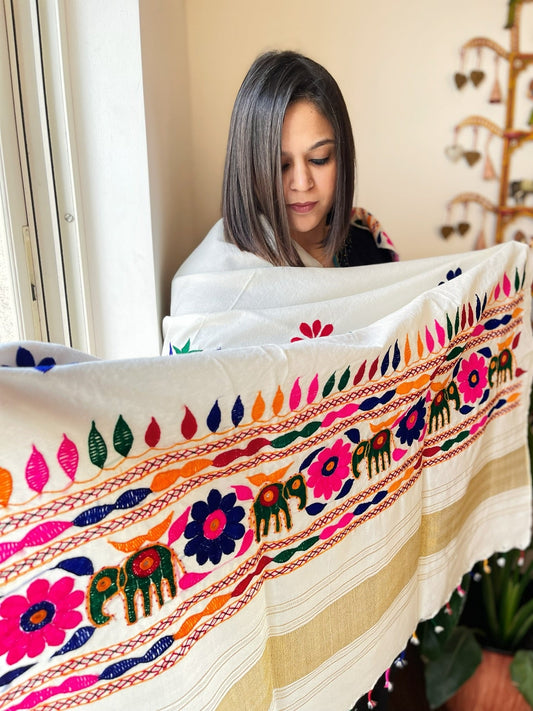 Handwoven Woollen Shawl with Hand Embroidery - Masakalee