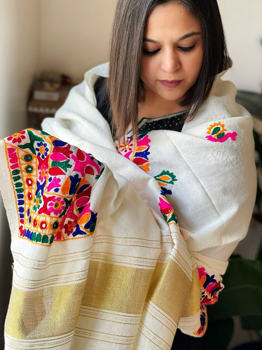 Handwoven Woollen Shawl with Hand Embroidery - Masakalee