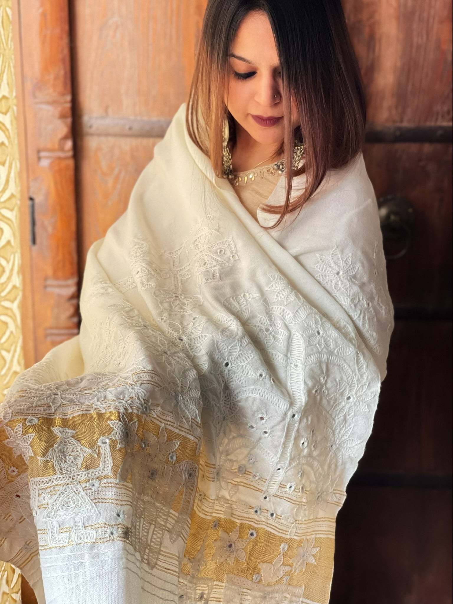 Handwoven Woollen Shawl with Hand Embroidery - Masakalee