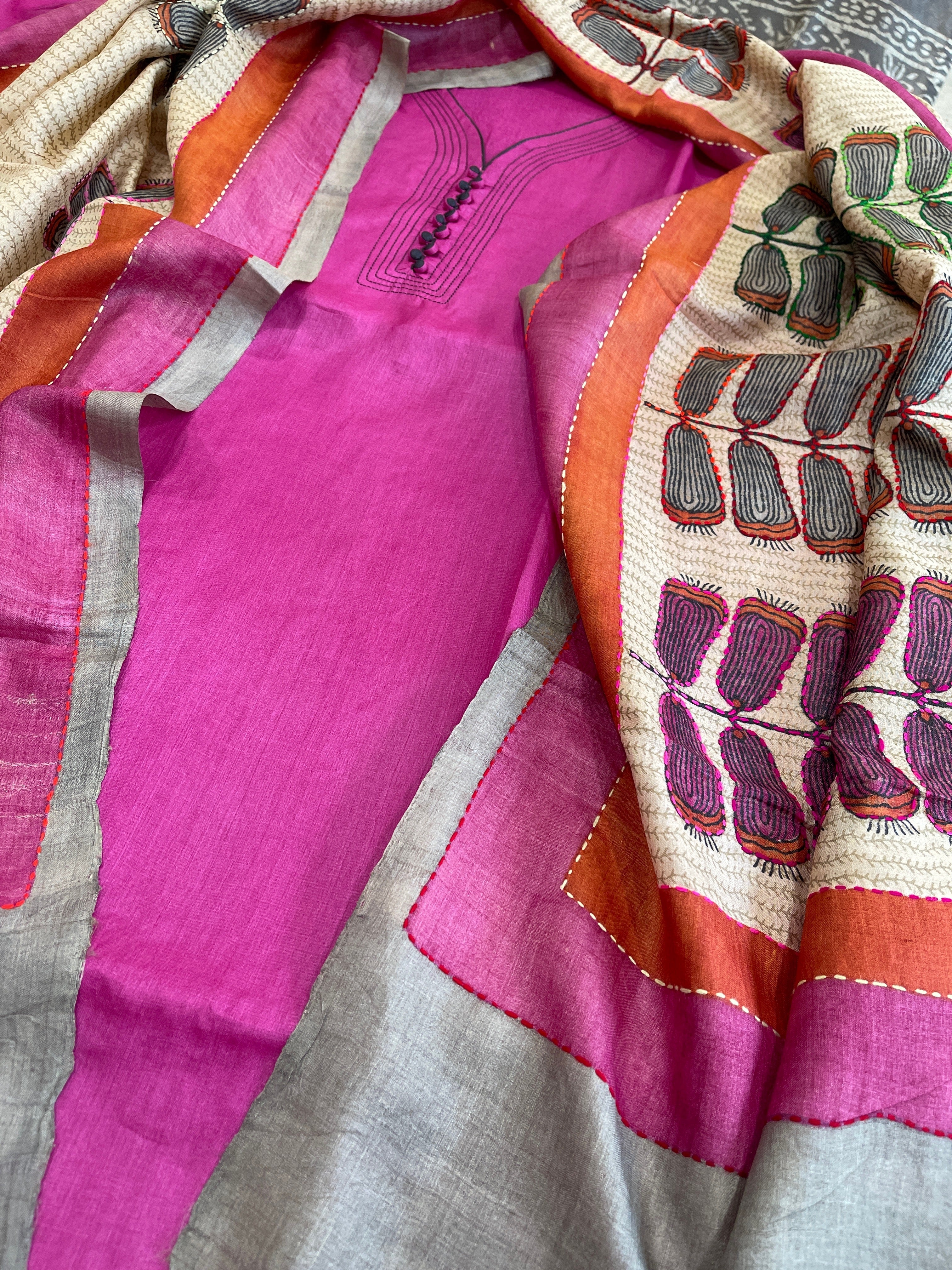 Hot Pink Dupatta Set (Kurta+Dupatta) with Handblock Print in Pure Tussar Silk - Masakalee