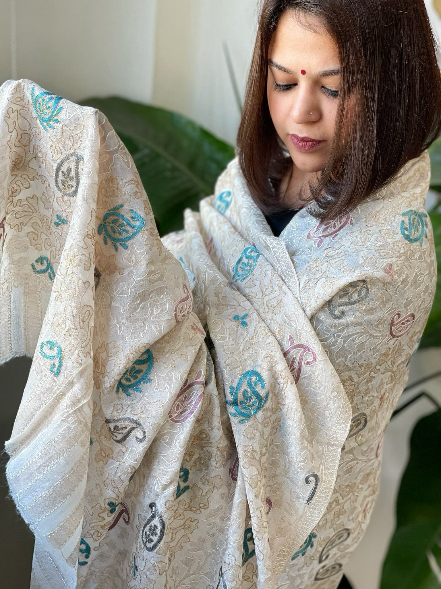 Ivory, Beige Woven Pashmina Kaani Shawl with Thread Embroidery - Masakalee